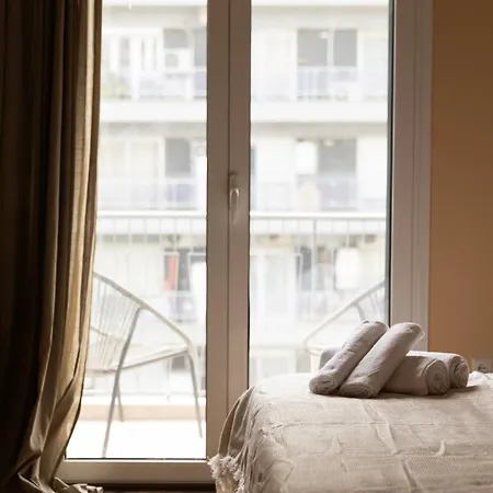 Apartment Main Avenue Balcony