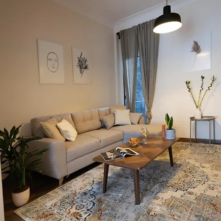 Main Avenue Balcony Apartment