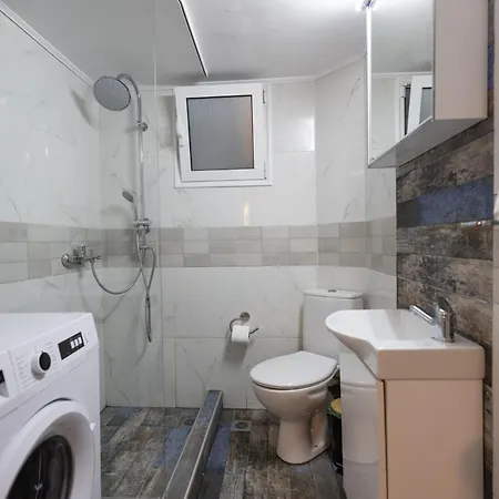 Main Avenue Balcony Apartment