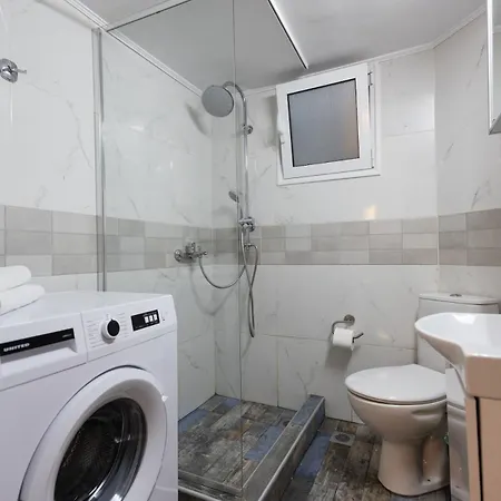 Main Avenue Balcony Apartment Thessaloniki