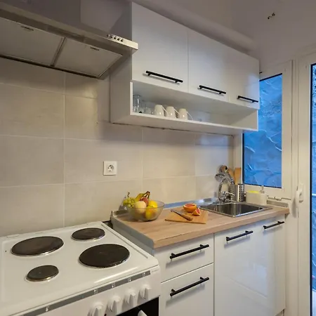 Main Avenue Balcony *