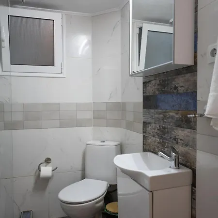 Main Avenue Balcony *