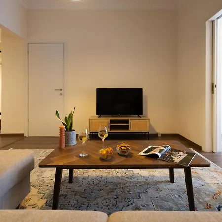 Main Avenue Balcony Apartment Thessaloniki