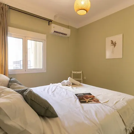 Main Avenue Balcony Apartment