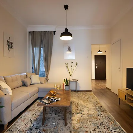 Main Avenue Balcony Thessaloníki