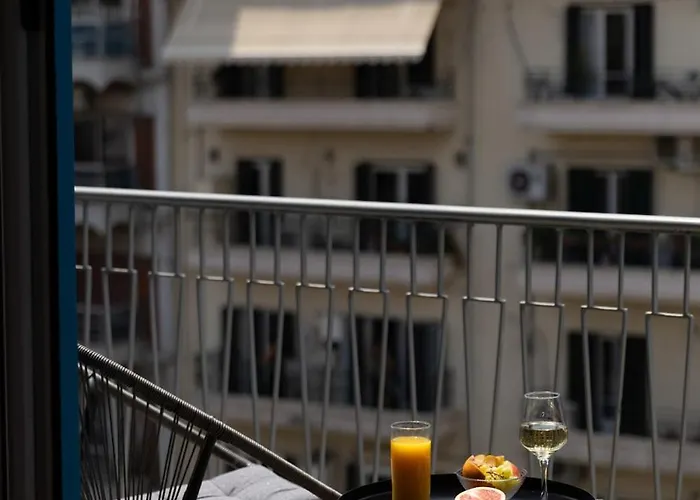 Main Avenue Balcony דירה *