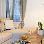 Main Avenue Balcony Apartment