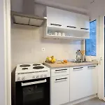 Main Avenue Balcony Apartment