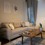 Main Avenue Balcony Apartment *