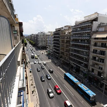 Main Avenue Balcony Apartman